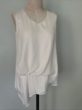 Sleeveless V-Neck Ecru Asymmetric Hem Top
